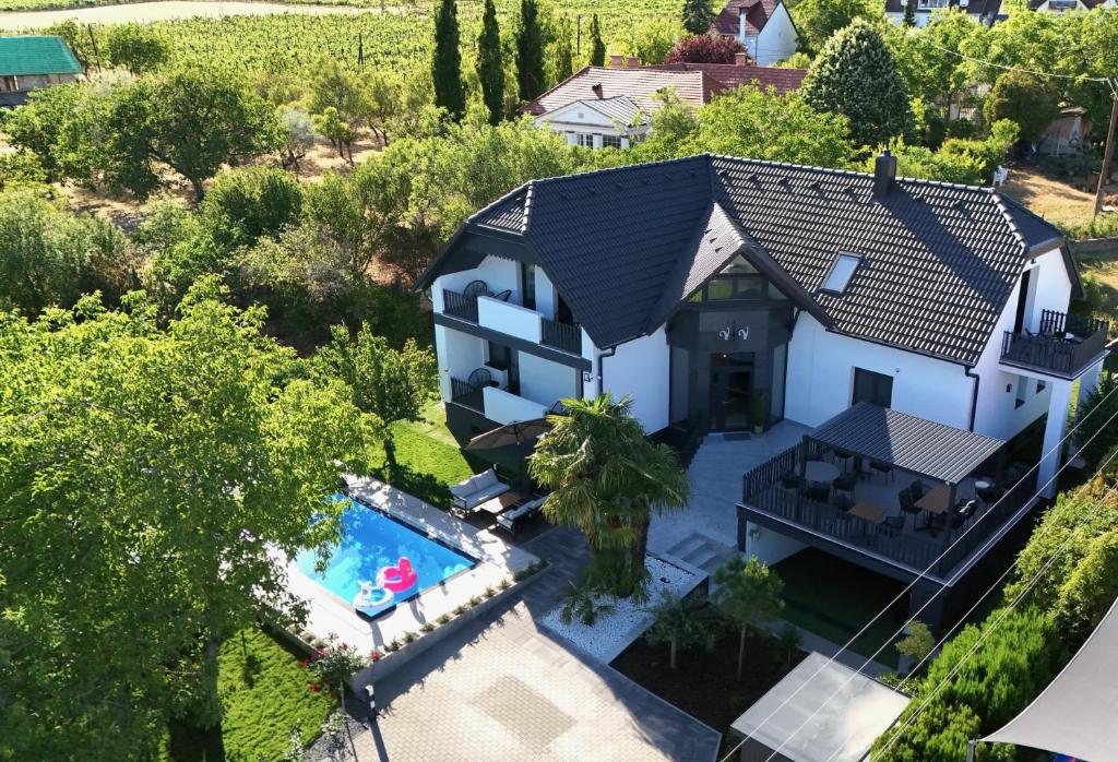 Swimmingpoolen hos eller tæt på Boutique Villa Vanilla