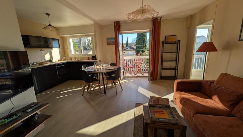 Le Sacré-Cœur- Cosy T3 Balcon & Parking-400m métro