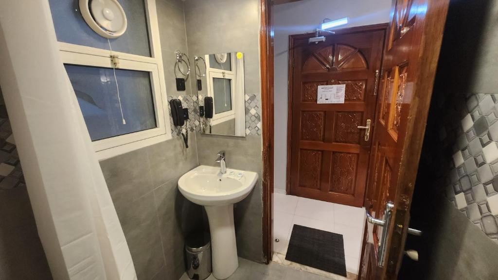 Melody Queen Hotel by AURA - Resim 3