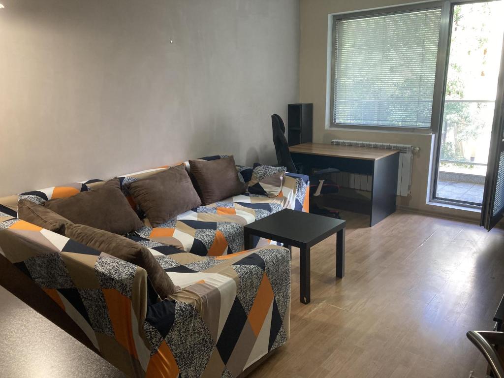 Kyluks 1BR Apartment