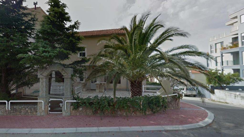 Apartments with parking space Makarska - 22633