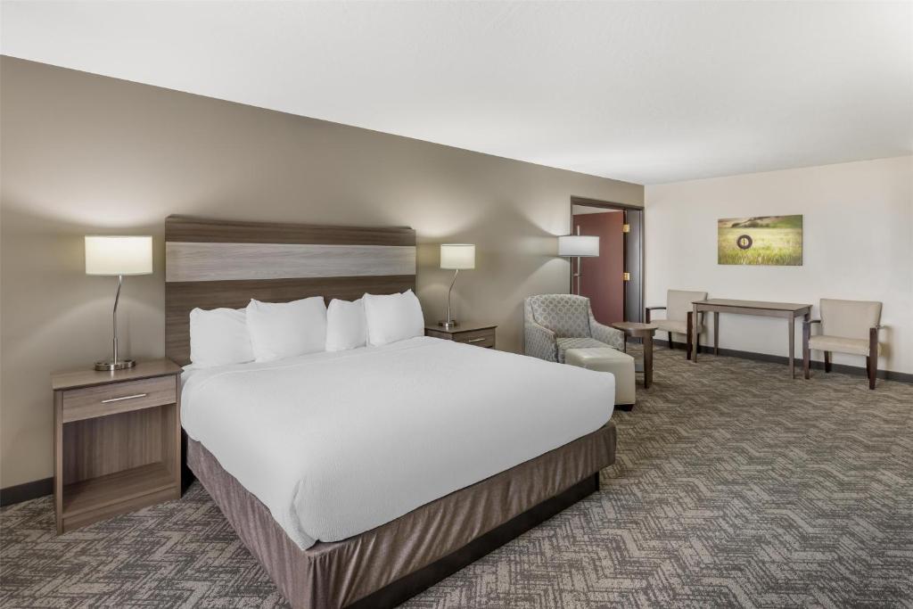 Best Western Plus Great Northern Inn - Suite Met 1 Kingsize Bed En 2 Queensize Bedden