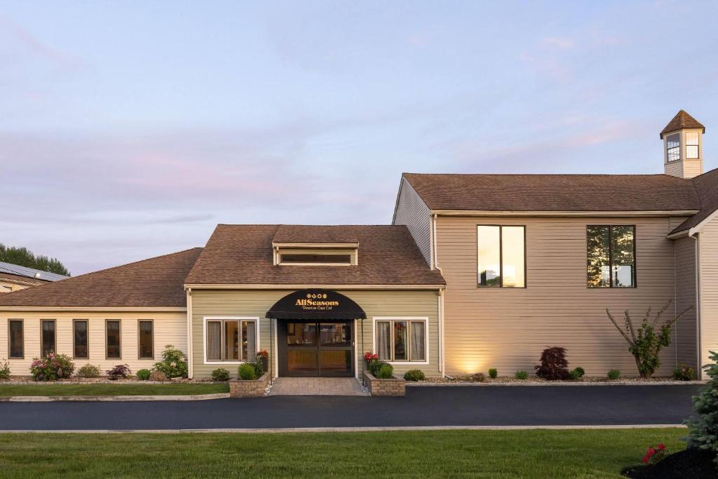 All Seasons Resort, Trademark Collection by Wyndham photo