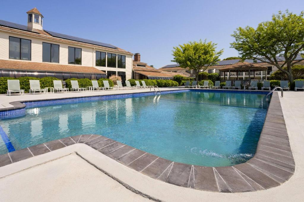 All Seasons Resort, Trademark Collection by WyndhamHotel in South Yarmouth photo