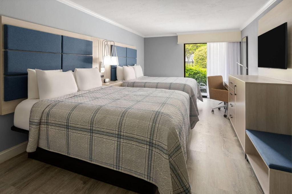 All Seasons Resort, Trademark Collection by WyndhamHotel in South Yarmouth photo