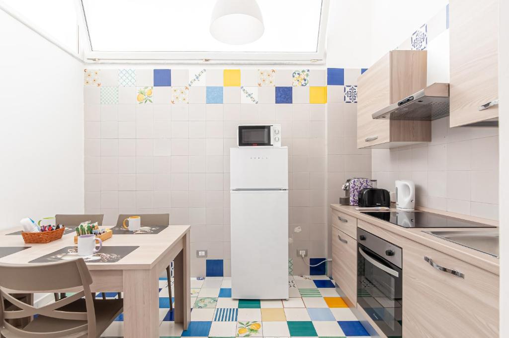 Appartamenti La Dimora di Parthenope Centro Storico - Resim 15