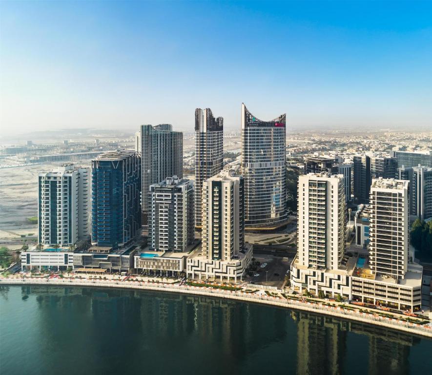 Embassy Suites By Hilton Dubai Business Bay - Resim 5