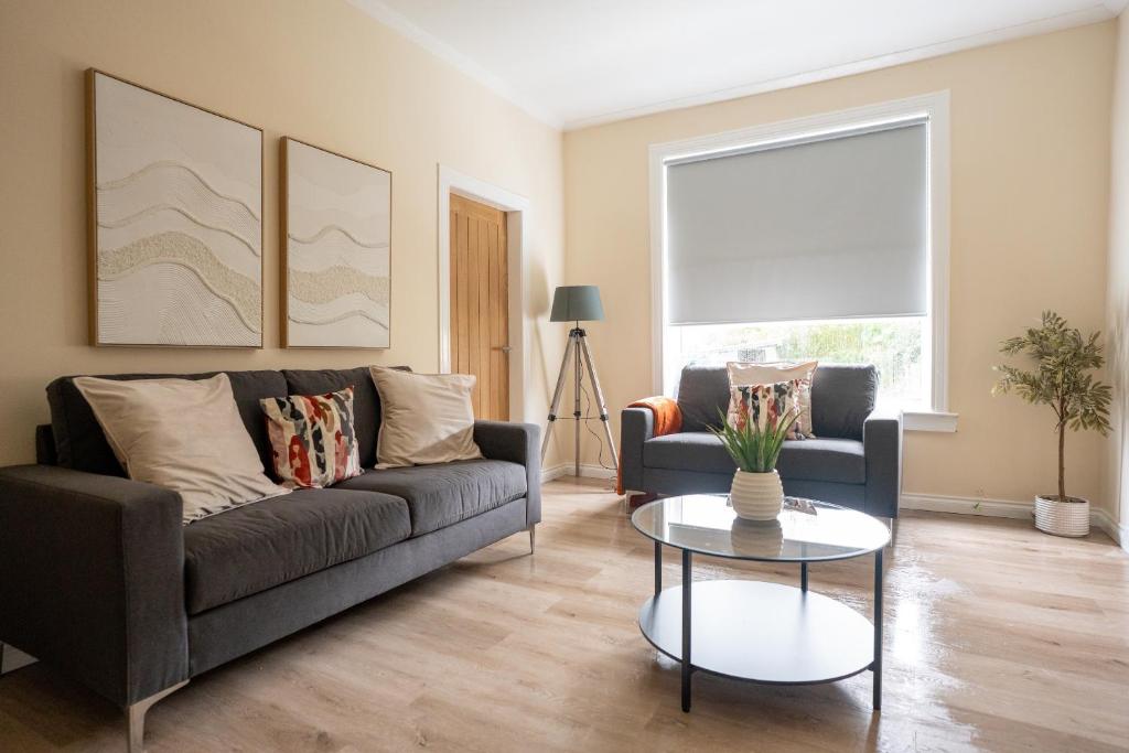 Ruang duduk di Curtis Apartment