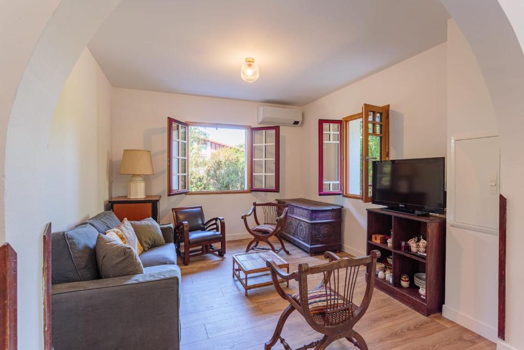 Μια τηλεόραση ή/και κέντρο ψυχαγωγίας στο Appartement Gracieuse - Welkeys