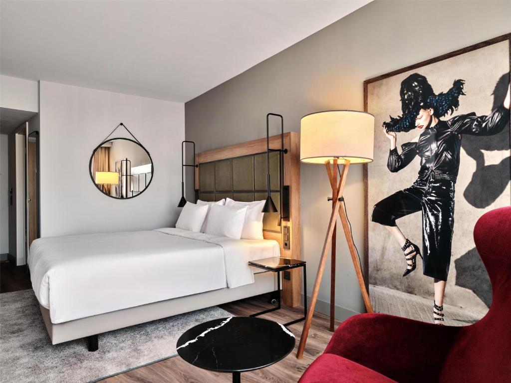 Radisson Blu Hotel, Hamburg Airport - Resim 8