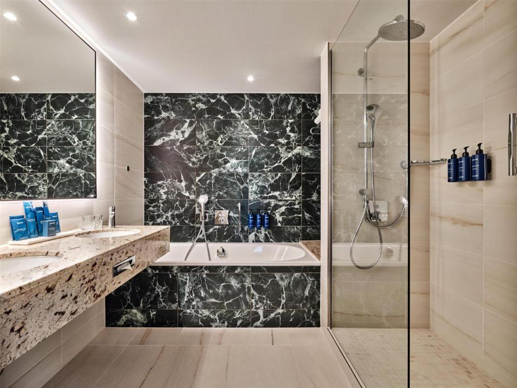 Radisson Blu Hotel, Hamburg Airport - Resim 41