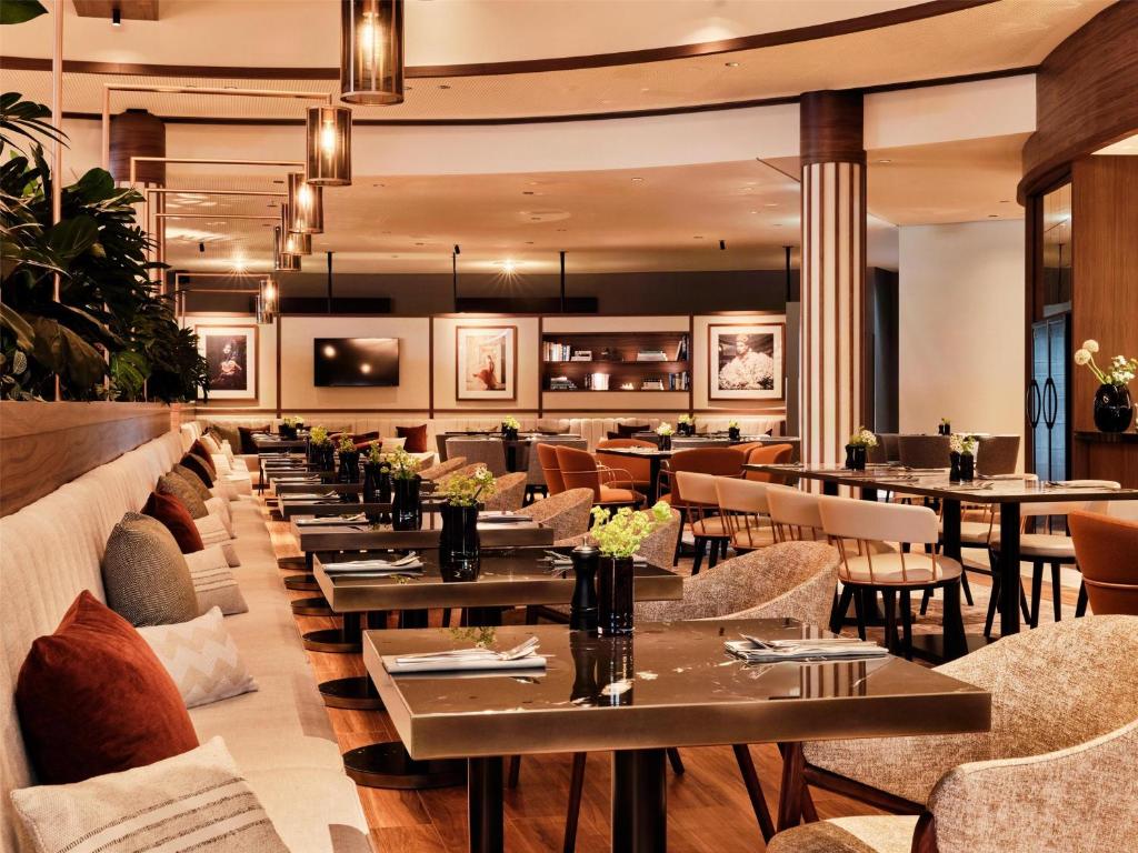 Radisson Blu Hotel, Hamburg Airport - Resim 13