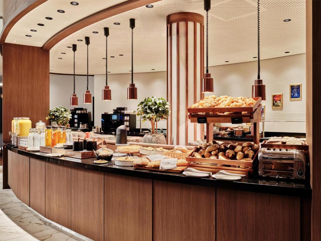 Radisson Blu Hotel, Hamburg Airport - Resim 14