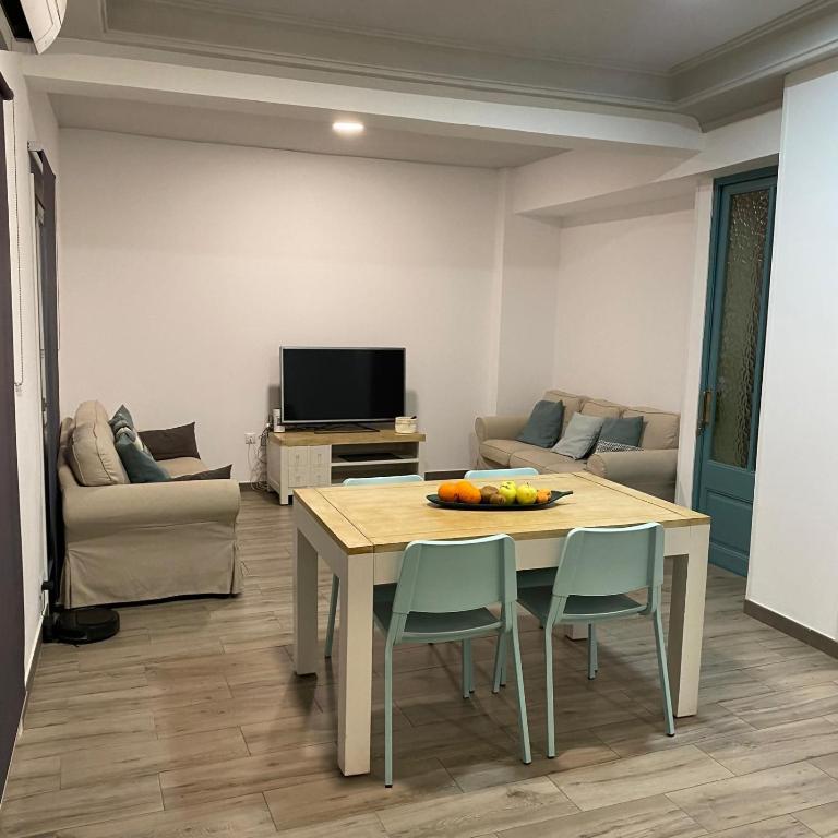 Cal Feliu - Piso amplio en el centro de Reus - Apartamento De Tres Dormitorios