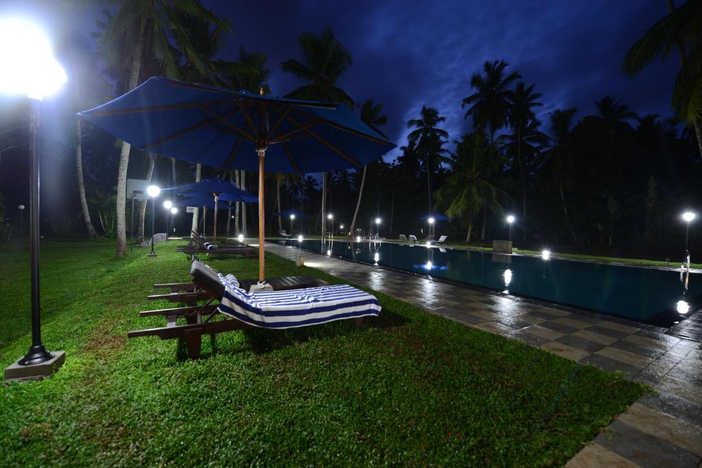 Bazén v ubytování Oreeka - Katunayake Airport Transit Hotels nebo v jeho okolí