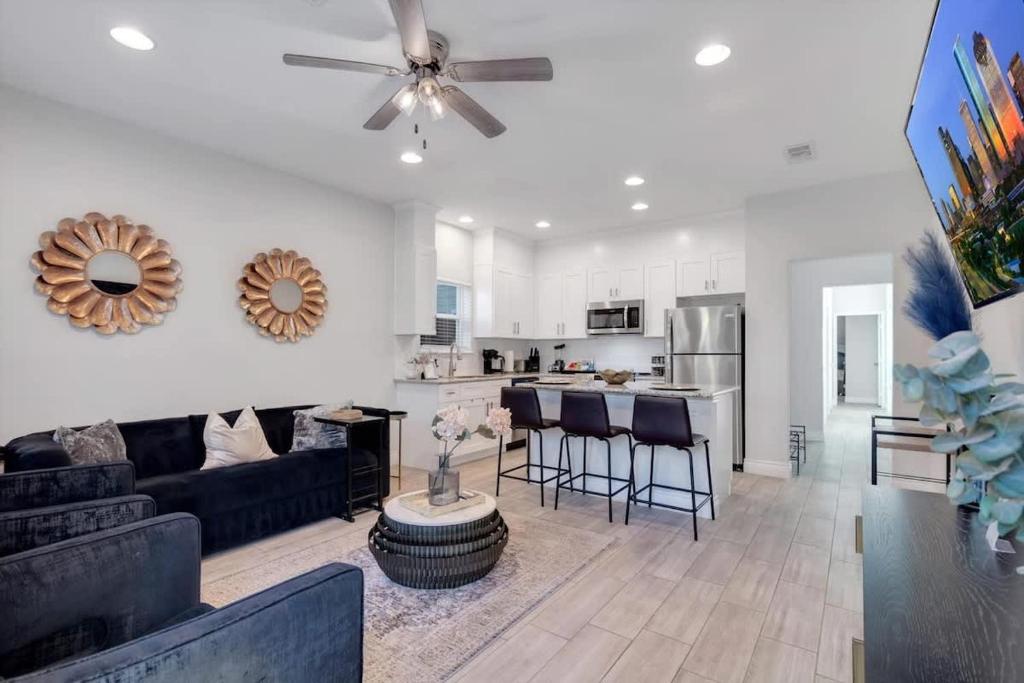 Køkken eller tekøkken på The Downtown Houston Abode Near NRG