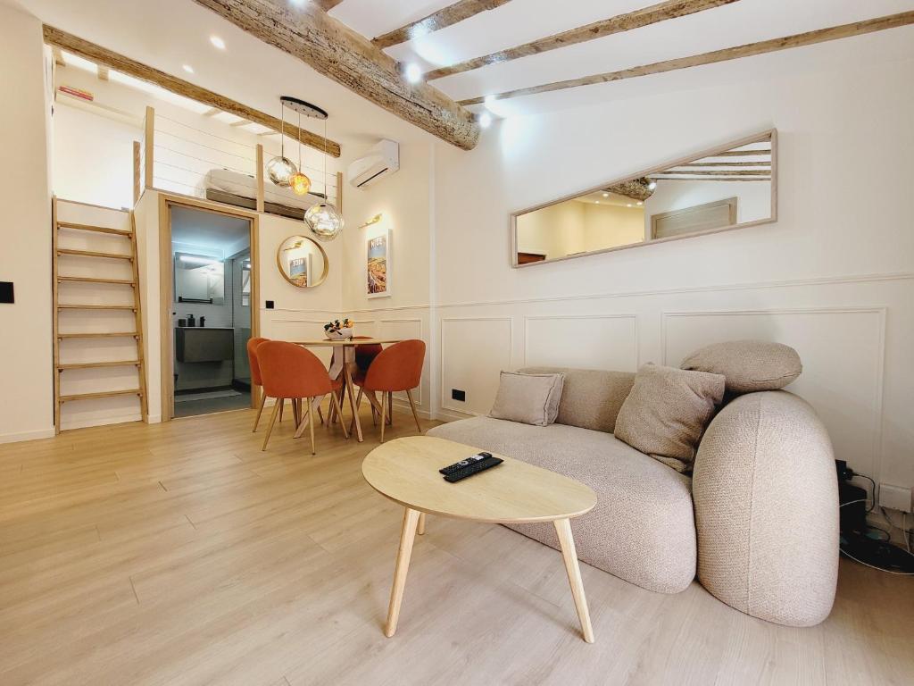 Le Nid de Revennes - séjour cosy dans la vieille ville d'Antibes