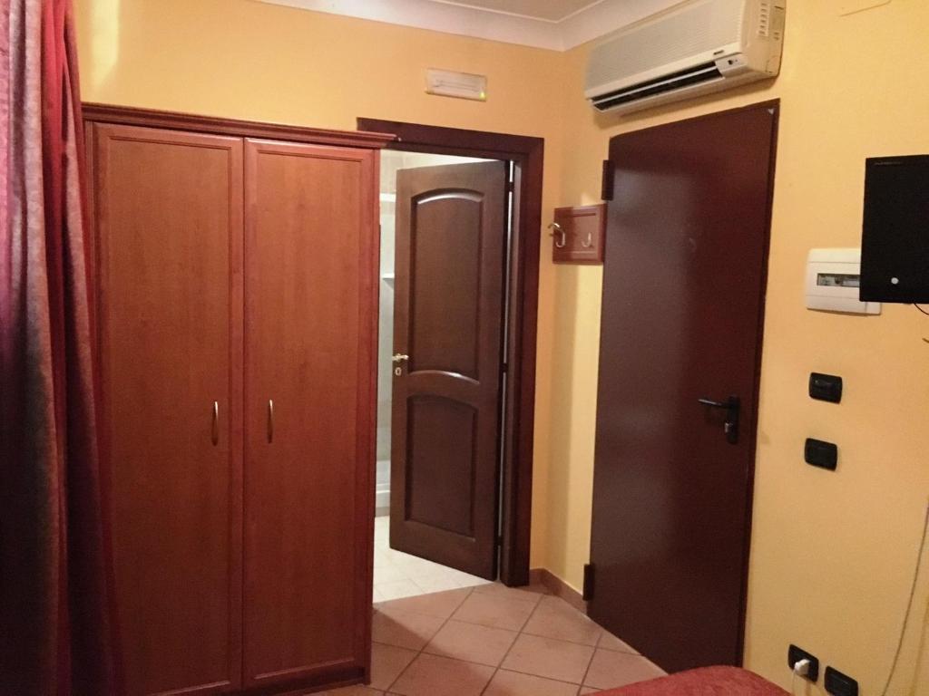 Telewizja i/lub zestaw kina domowego w obiekcie Hotel Stefano a Melito