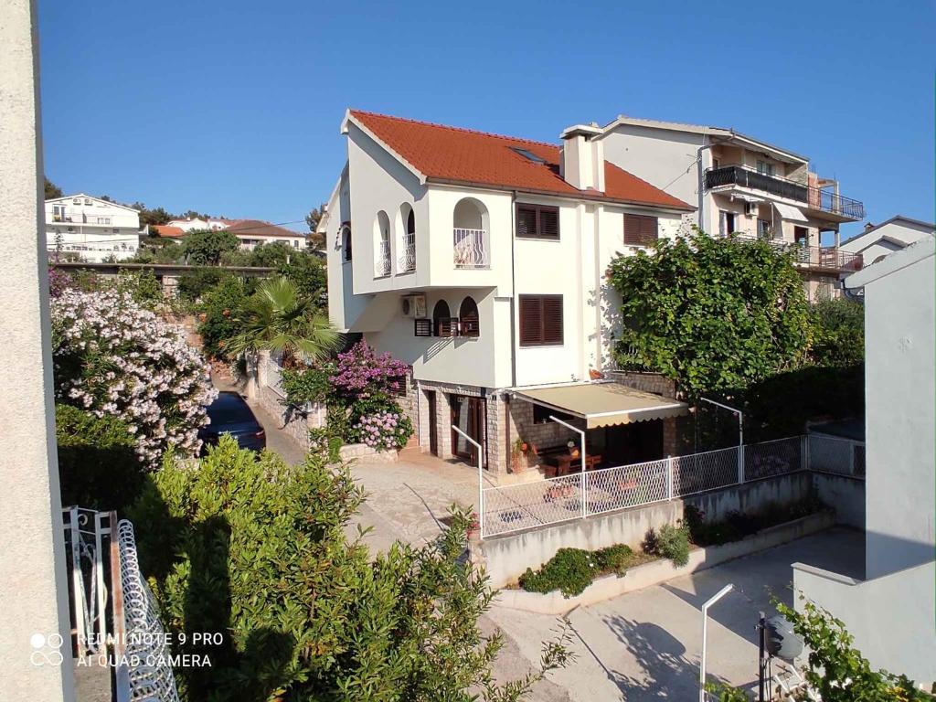 Apartment in Okrug Gornji 6132