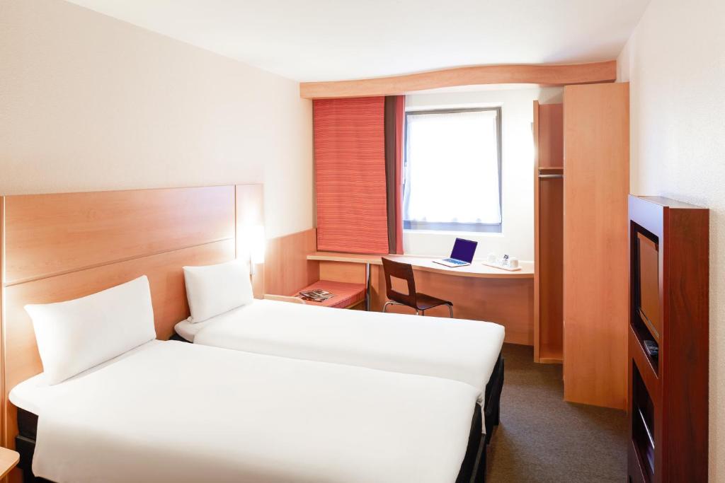 Postel nebo postele na pokoji v ubytování ibis Bristol Centre