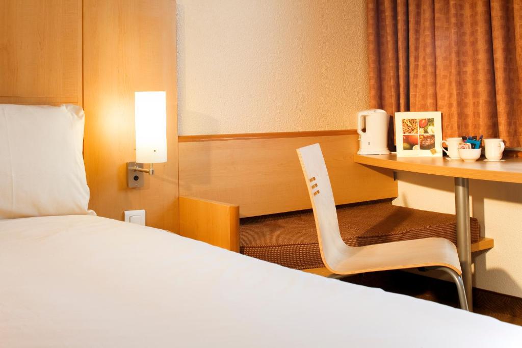 Postel nebo postele na pokoji v ubytování ibis Bristol Centre