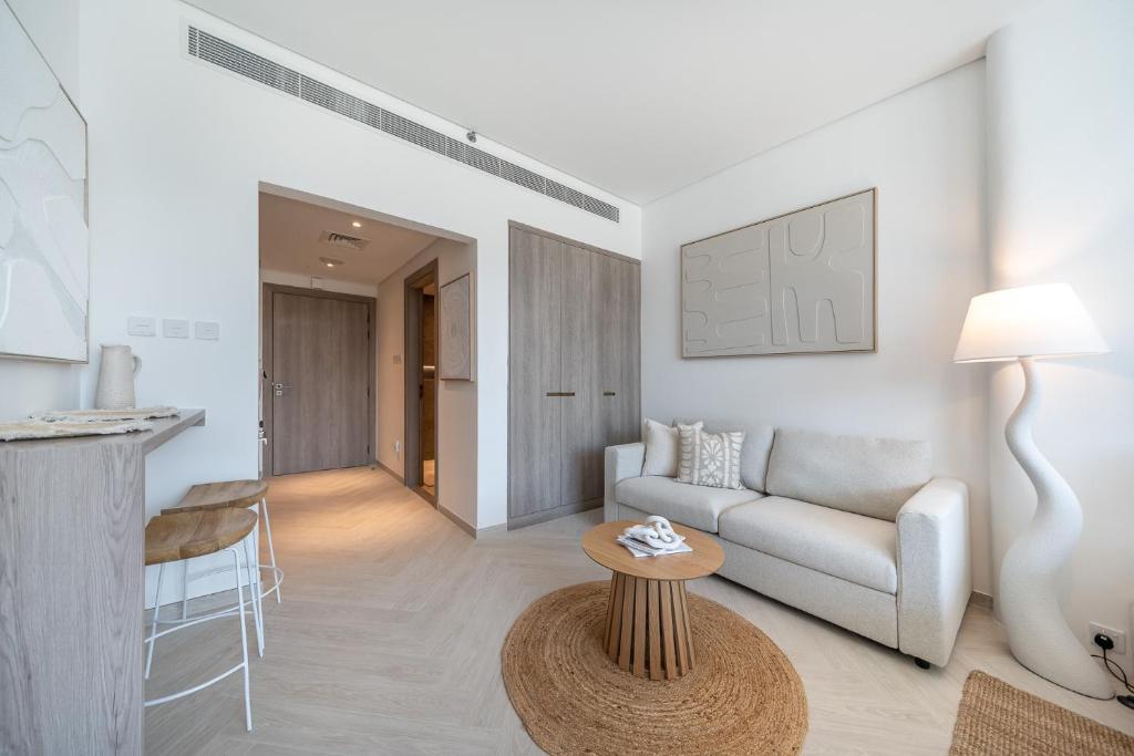 امکانات Luxurious Design Boutique Studio Hideaway JVC - تصویر ۴