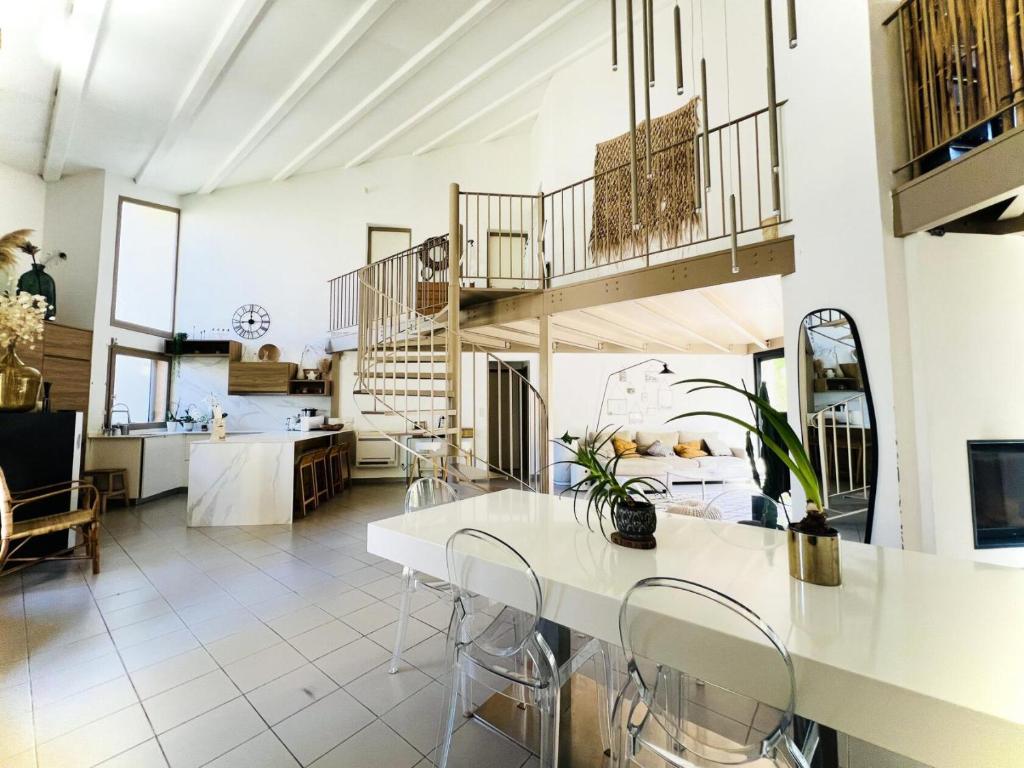 Photo de la galerie de l'établissement Villa Bambou - Belle Villa de vacances avec piscine pour 8 pers MAE-1903, à La Grande Motte