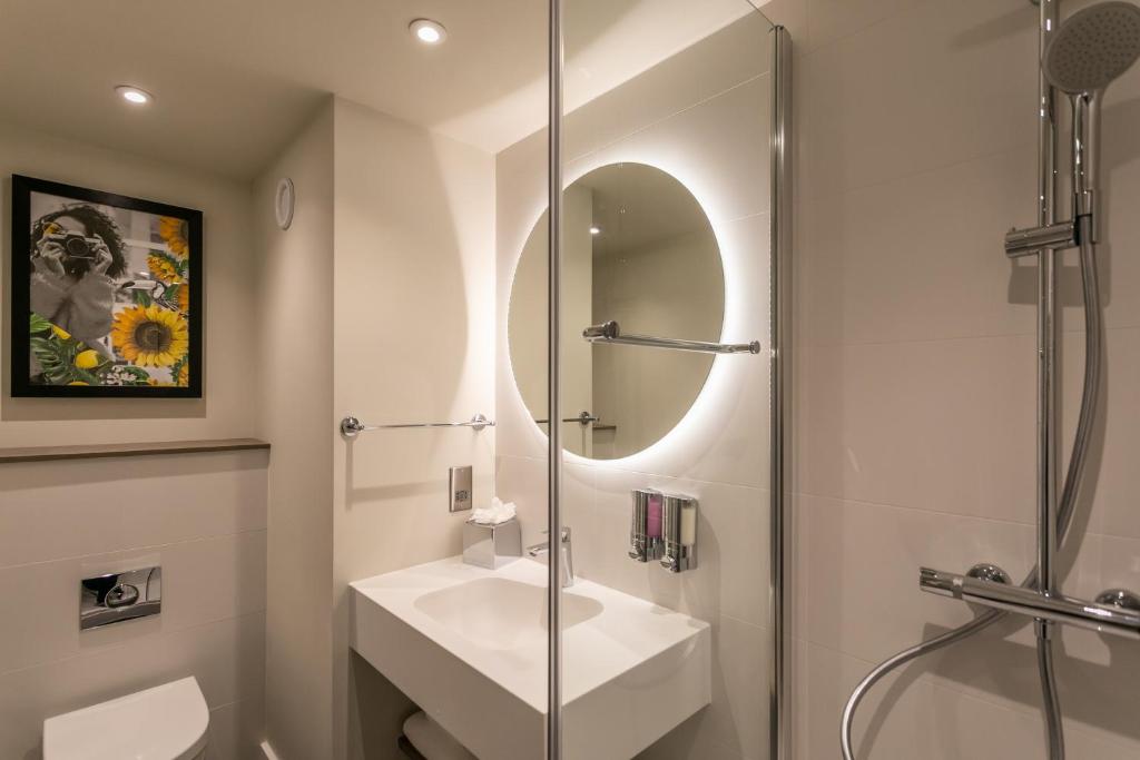 
Premium Room with Two Double Beds and Sea View - Non-Smoking
