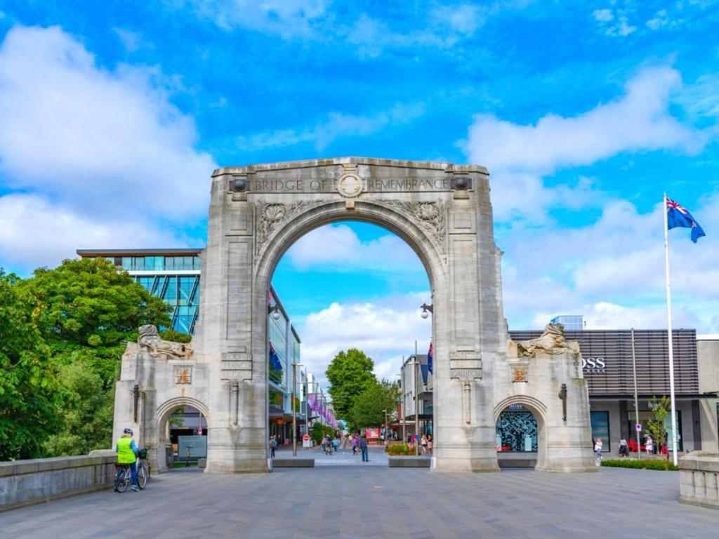 TOWER JUNCTION MOTOR LODGE- MOTEL with Airport and Railway Station Shuttle service- Best Location - close to Westfield Mall, Tower Junction Shopping Centre, Restaurants, Cafes etc - Resim 27