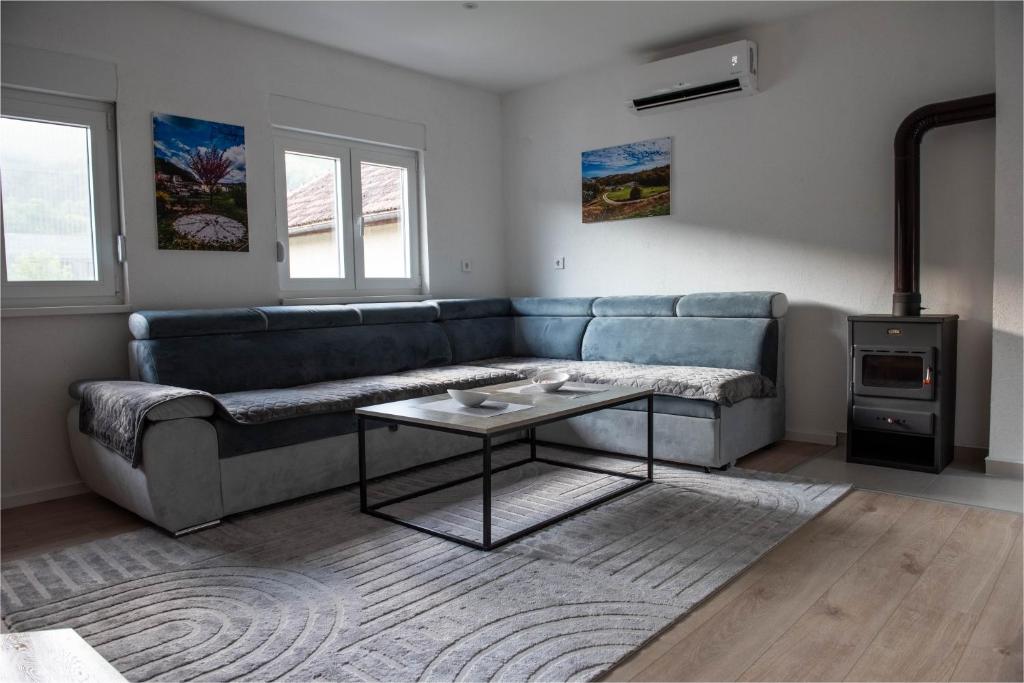 Χώρος καθιστικού στο Summer House Konjic