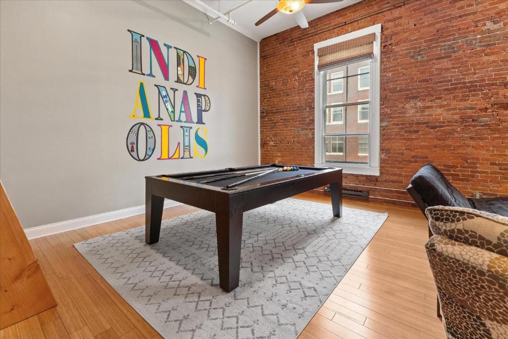 Modern Loft next to Georgia St and Convention Center, Indianapolis (updated prices 2025)