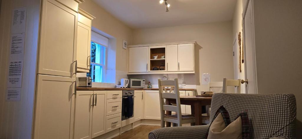 Yeomans Cottage 8