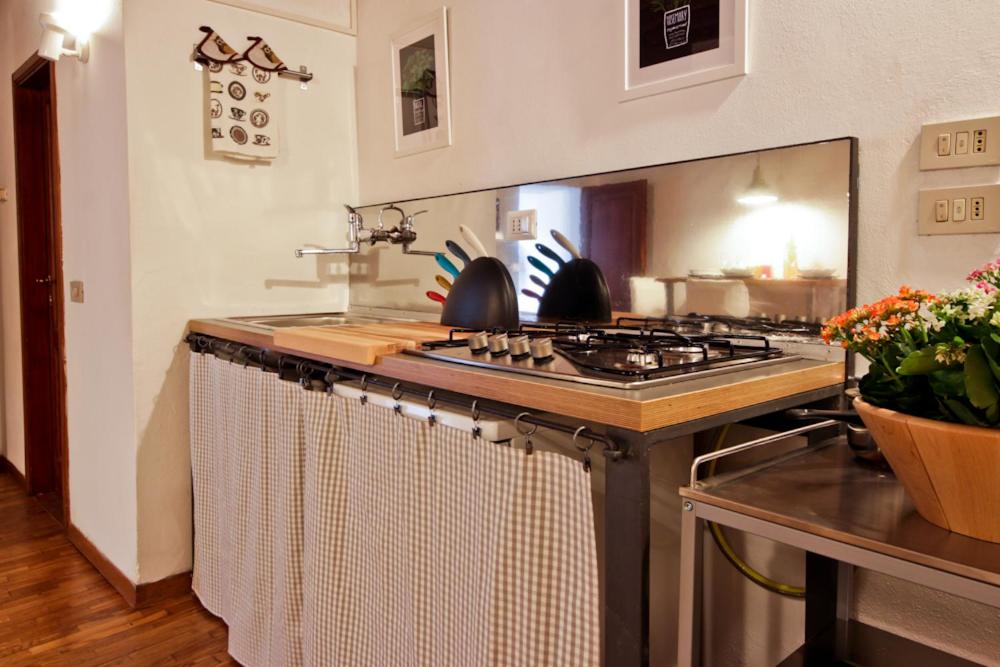 A kitchen or kitchenette at Ponte Vecchio Tower