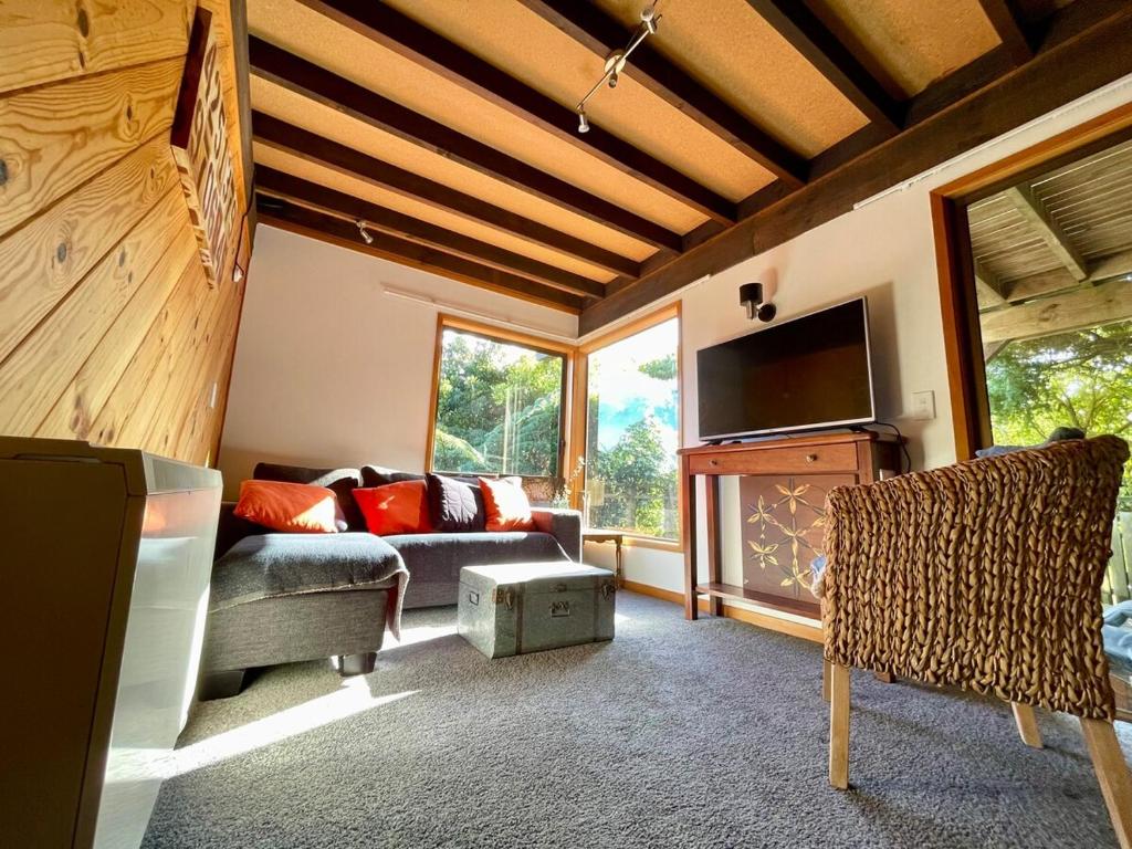 tranquil 3brms bush cabin - Resim 39