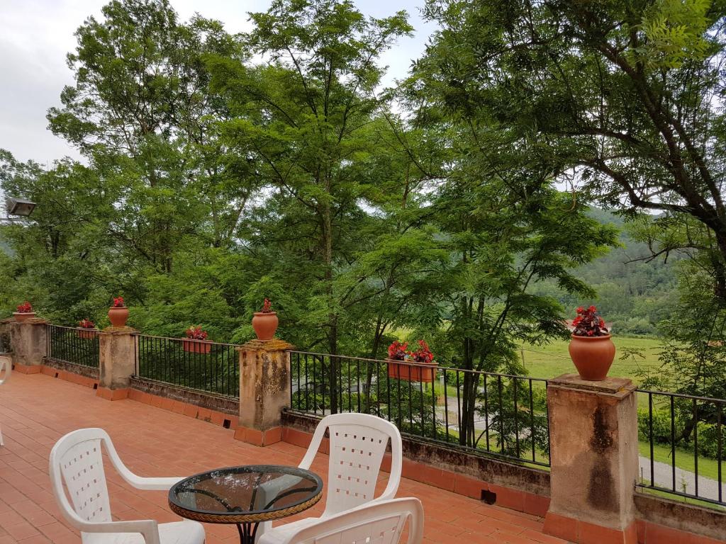 Un balcón o terraza de Hotel rural La soleia d'Oix