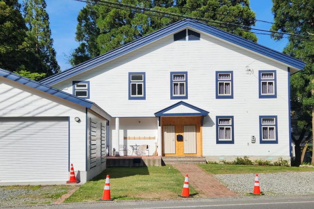 Budova, kde se chata nachází