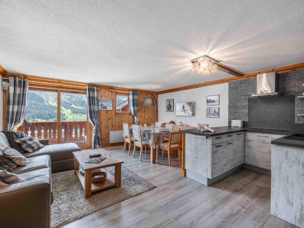 Appartement familial au pied des pistes avec balcon et parking