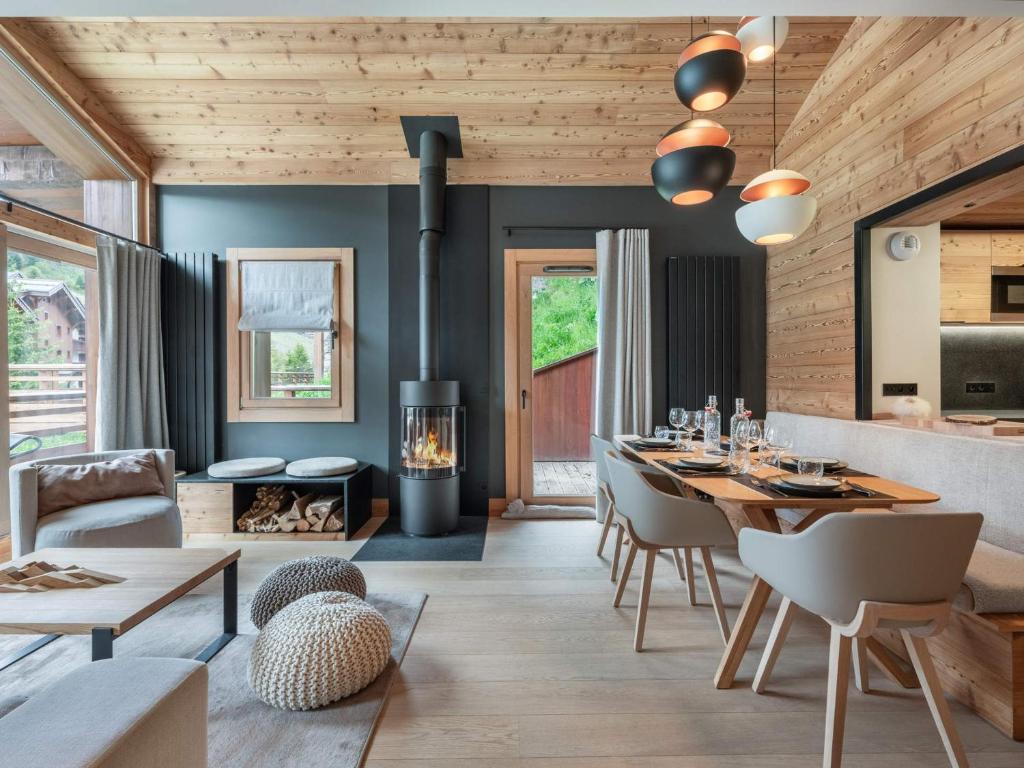 Appartement neuf près des pistes avec cheminée, proches commerces