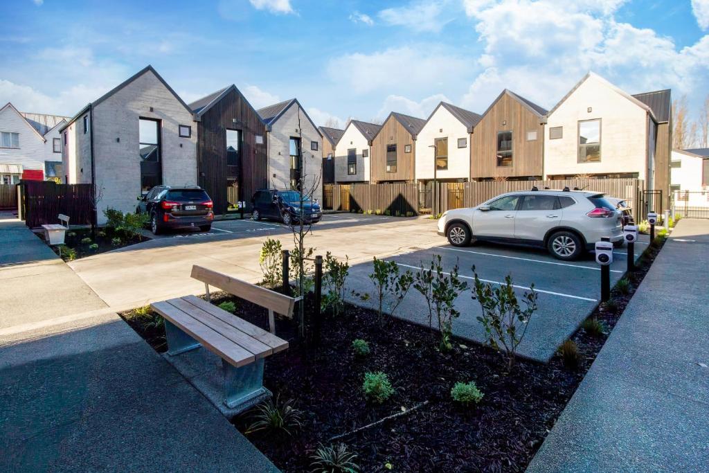 City Townhouse 2BR, 2BA, EV Charger, Work Desk - Resim 6