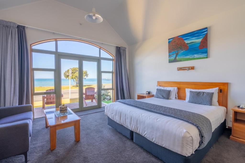 The Anchor Inn Beachfront Motel - Resim 8