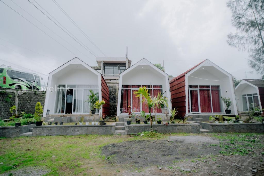 Budova, kde se kemp nachází