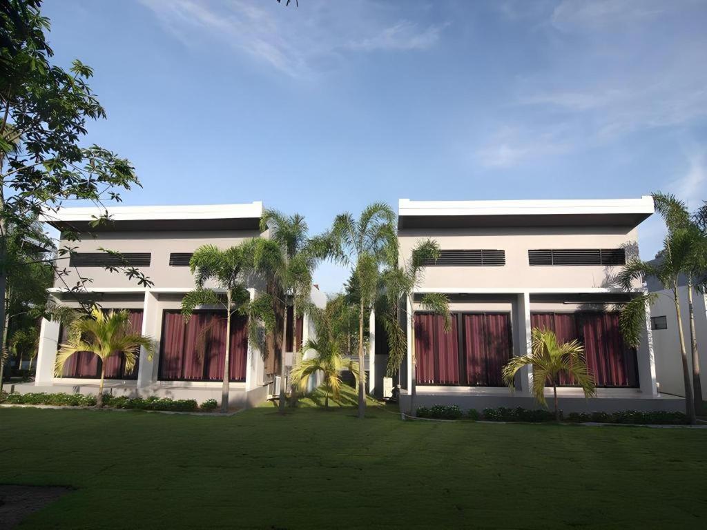 En have udenfor Sritrakul Place