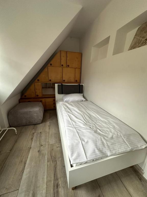 Red Bike Apart's - 18