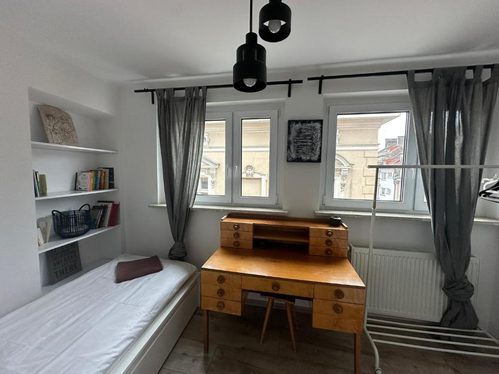 Red Bike Apart's - 17