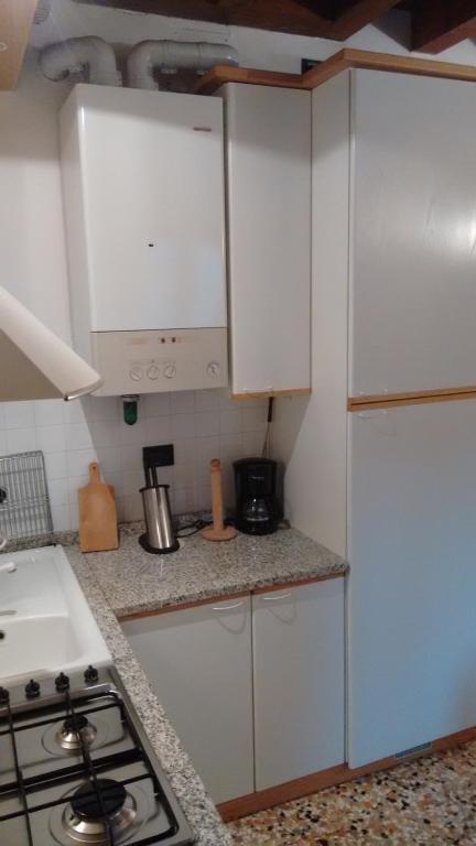 Kuchnia lub aneks kuchenny w obiekcie Ve-nice Suite Giuffa C4834