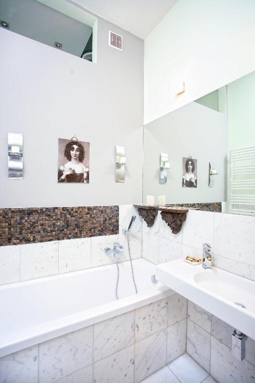 Antique Apartments Old Town - One-Bedroom Apartment - 1 Studencka Street