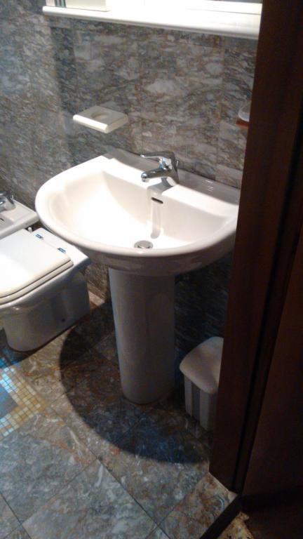 Łazienka w obiekcie Ve-nice Suite Giuffa C4834