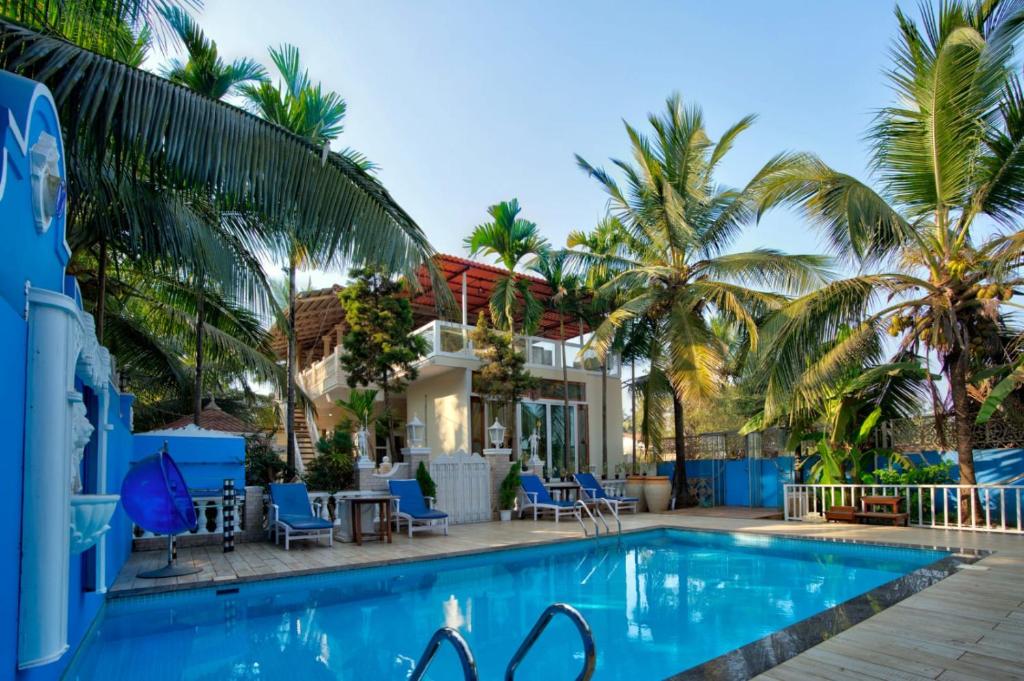 Piscina de la sau aproape de Lacasita Villas & Cottages near Anjuna Beach & Shiva Valley