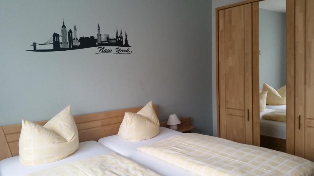Café und Hotel Zum Grünen Baum - Family Room