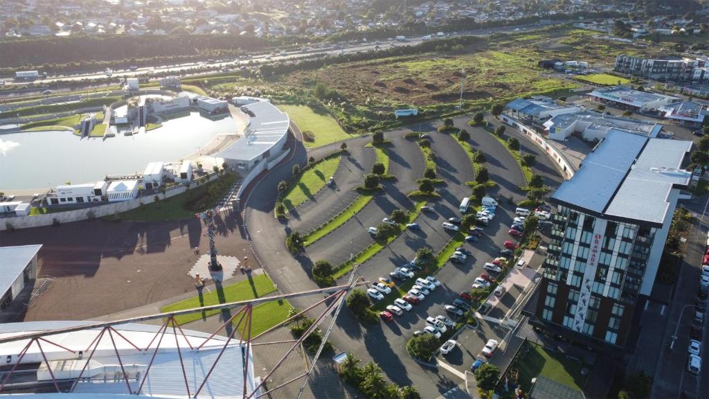 Ramada Suites by Wyndham Auckland Manukau Pacfic Centre - Resim 3